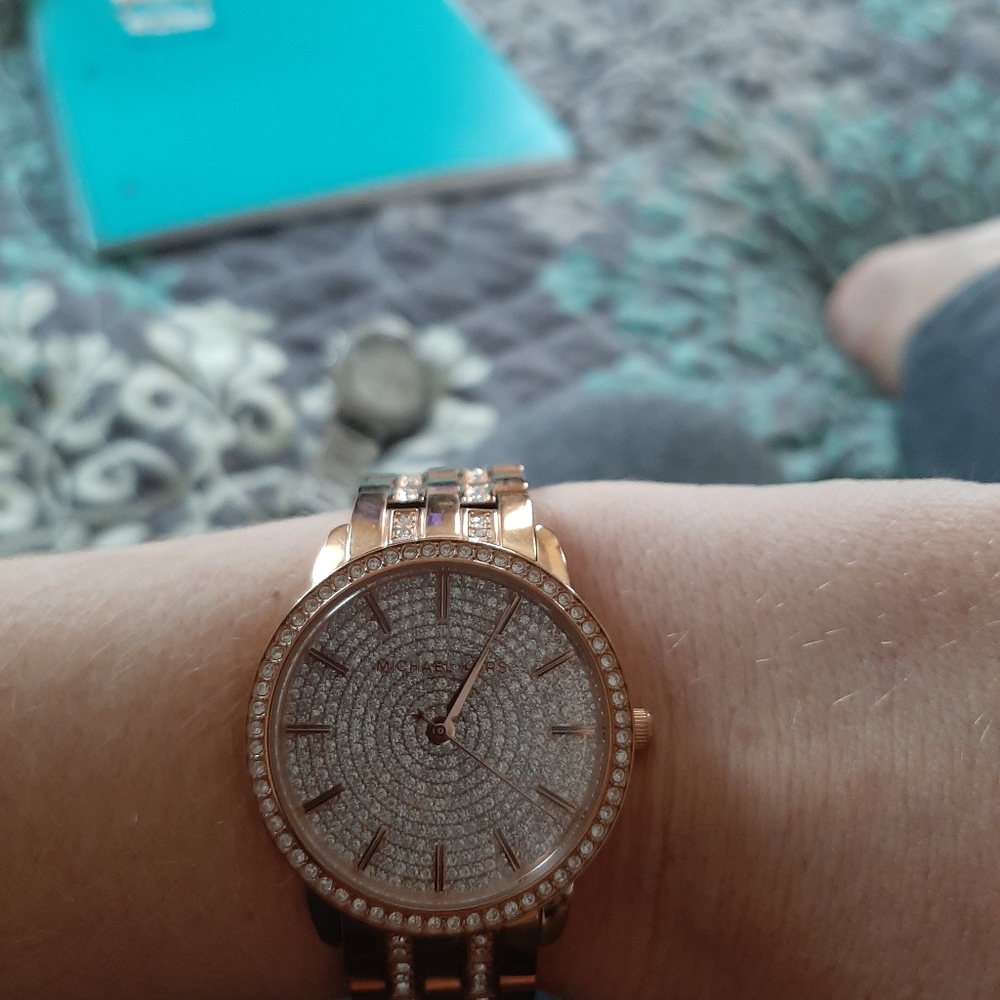 Michael kors gold watch